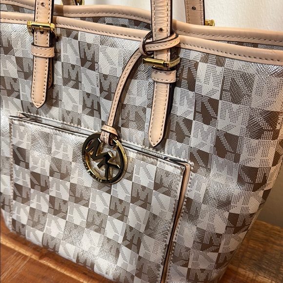 Michael Kors Gold and Cream Structured Handbag - Picture 2 of 12